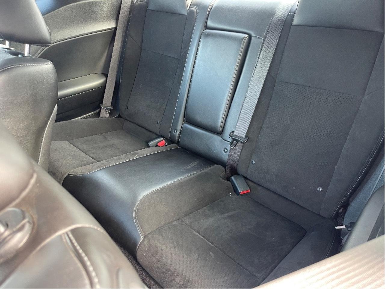 2021 Dodge Challenger COUPE 2DR 3.6L AWD LEATHER HEATED SEATS SUNROOF Photo