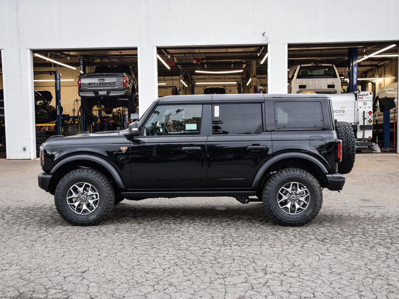 2025 Ford Bronco BADLANDS 4 DOOR 4X4 Photo