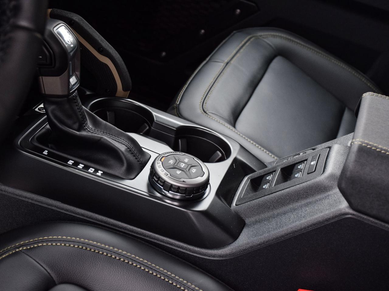 2025 Ford Bronco BADLANDS 4 DOOR 4X4 Photo