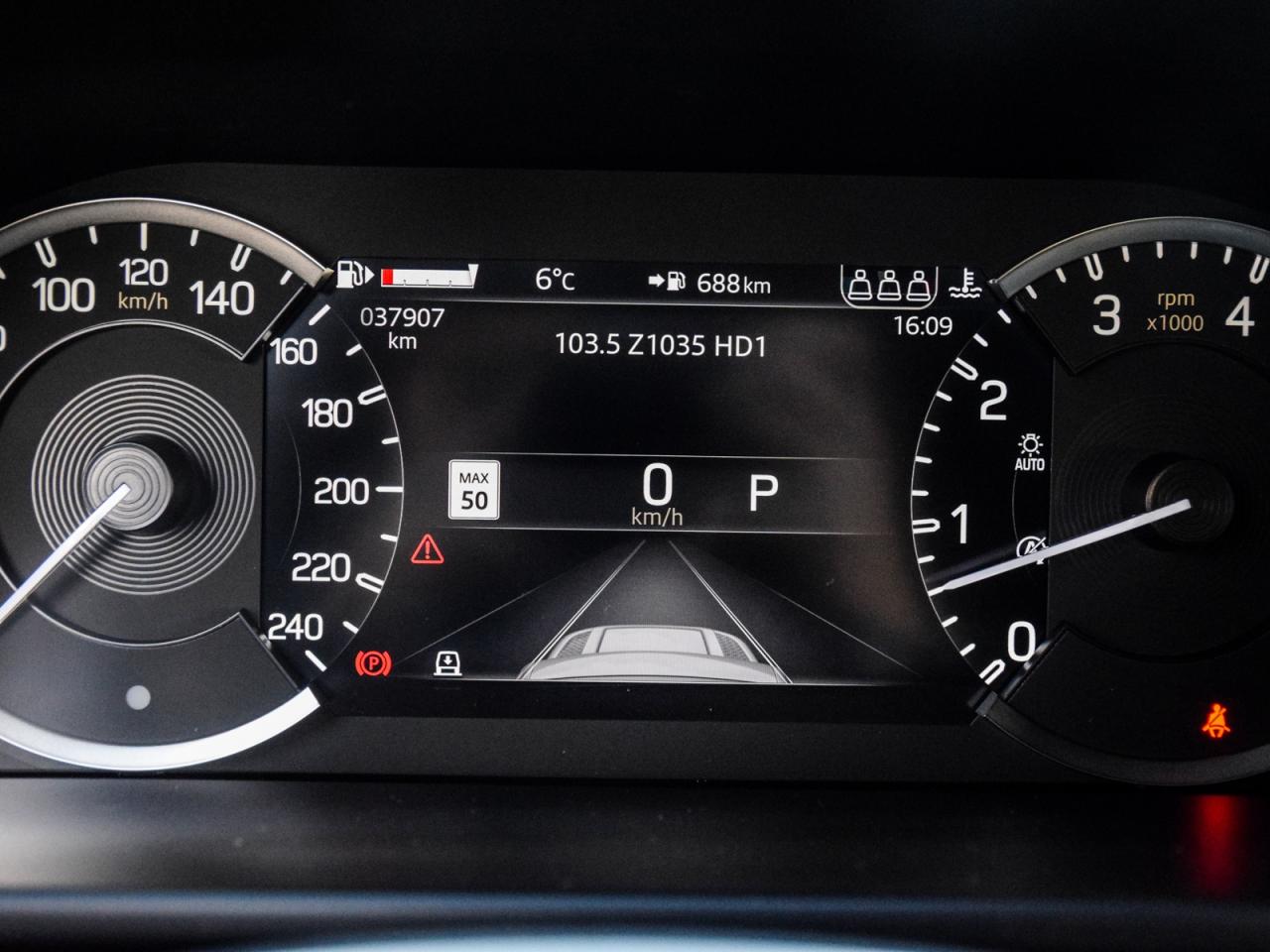 2023 Land Rover Defender LOADED 22's ULTRA LOW KM's AIR SUSPENSION Photo