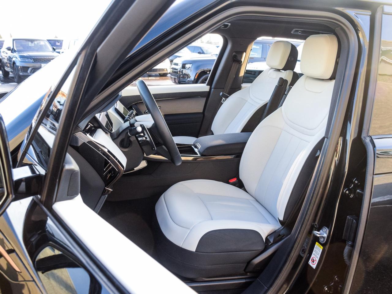 2023 Land Rover Range Rover Sport LOW KM's 22's WHITE INTERIOR Photo