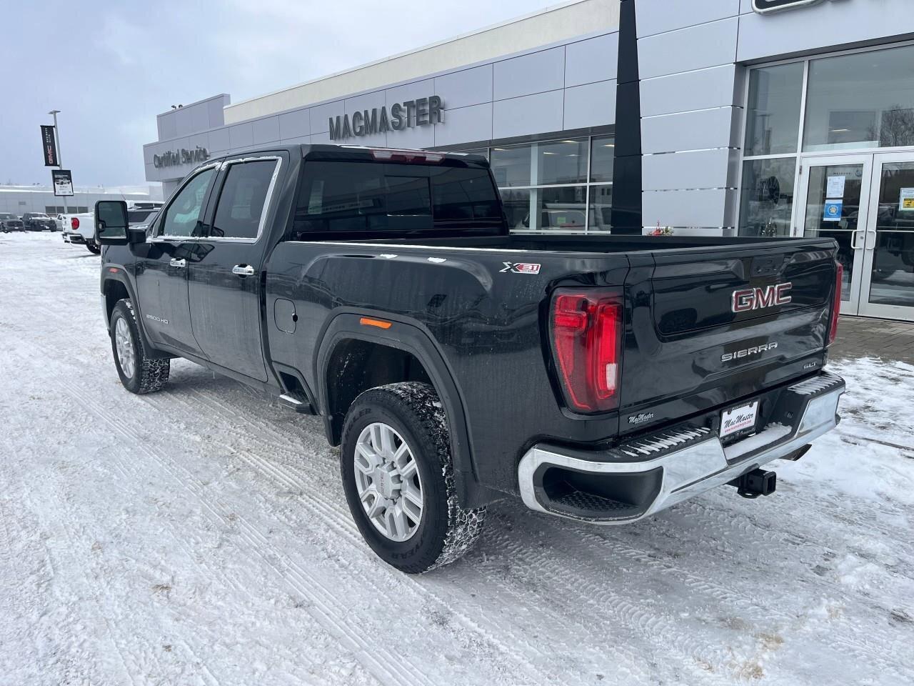 2022 GMC SIERRA 2500HD 4WD Crew Cab 159  SLT Photo3