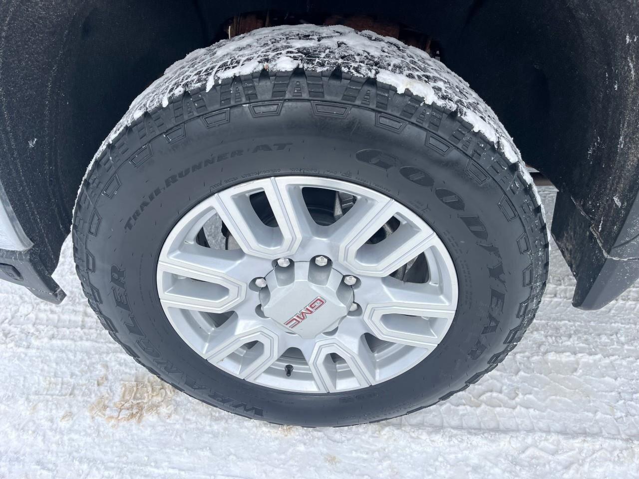 2022 GMC SIERRA 2500HD 4WD Crew Cab 159  SLT Photo