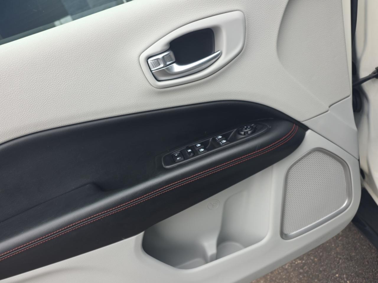 2021 Jeep Compass Limited 4x4 * NO ACCIDENTS / CARPLAY / CAMERA / BL Photo