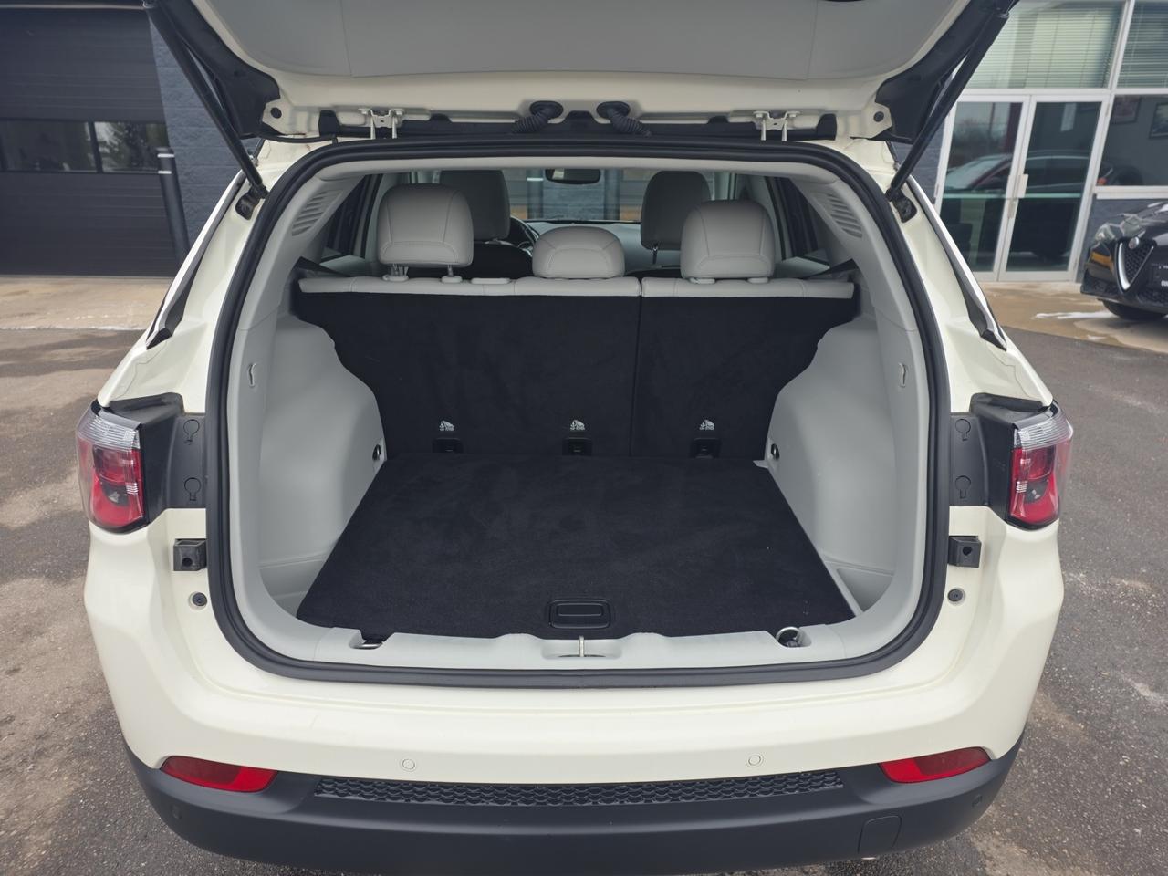 2021 Jeep Compass Limited 4x4 * NO ACCIDENTS / CARPLAY / CAMERA / BL Photo