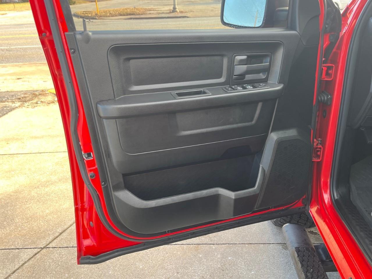 2020 RAM 1500 Classic ST NIGHT EDITION WELL MAINTAINED LOCAL TRADE Photo