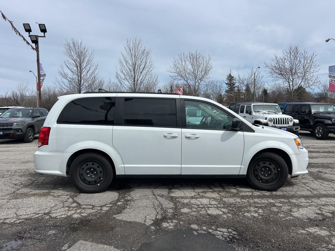 2017 Dodge Grand Caravan Stow n' Go - Fully Certified, Accident Free!!! Photo3