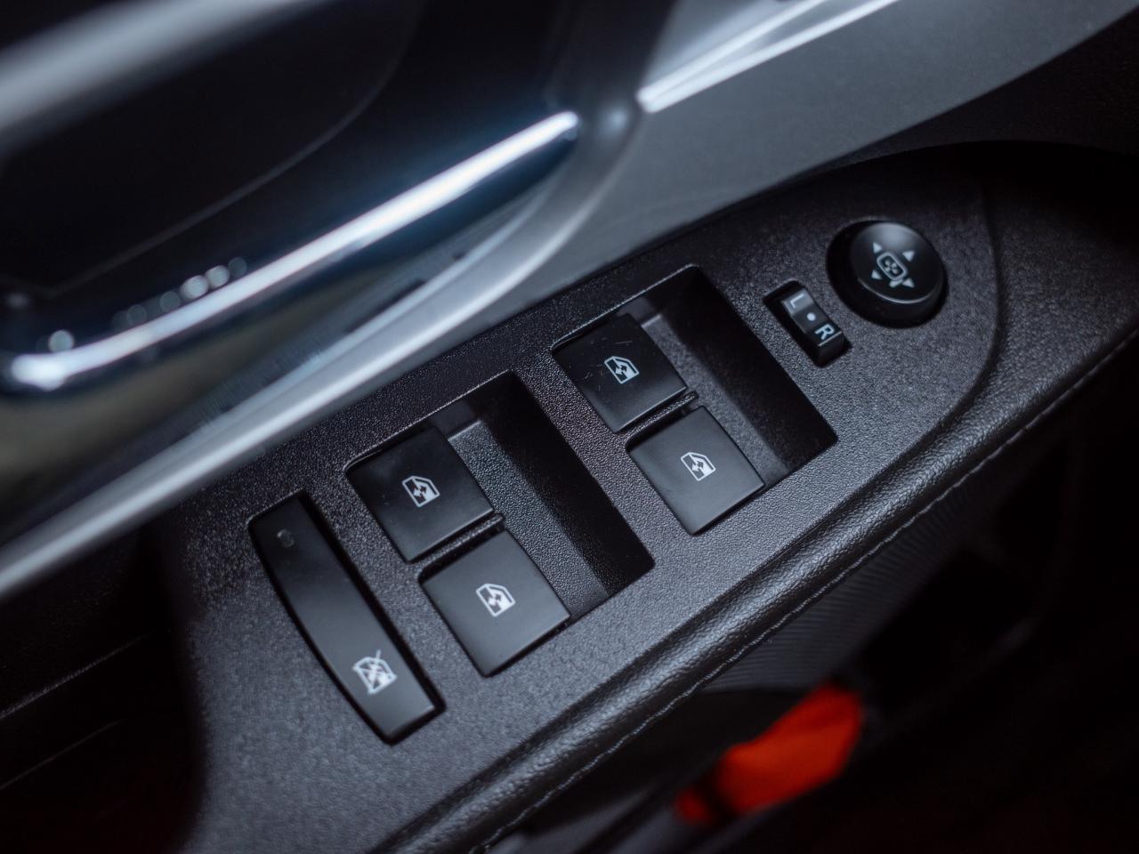 2017 Chevrolet Equinox LT- Heated Exterior Mirrors Photo