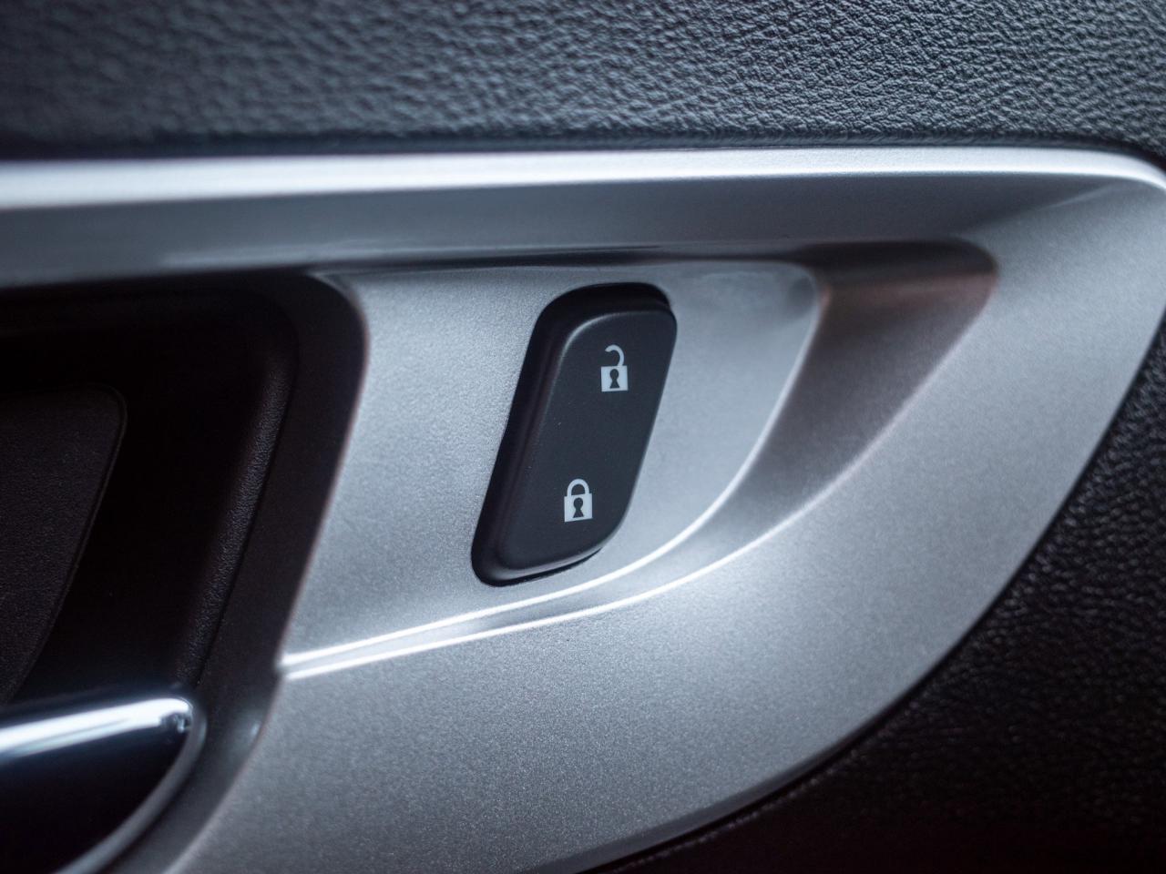 2017 Chevrolet Equinox LT- Heated Exterior Mirrors Photo