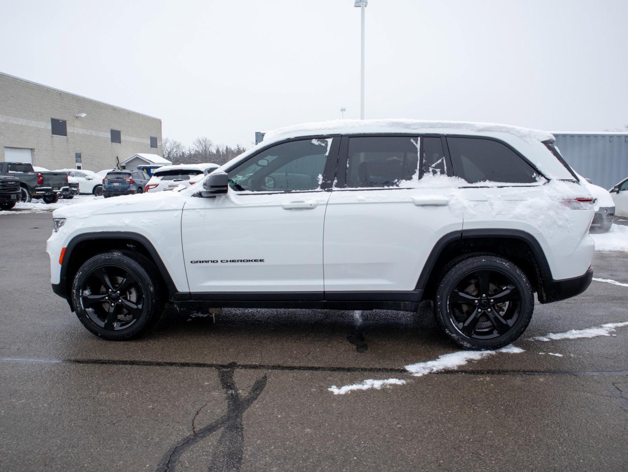 2022 Jeep Grand Cherokee Altitude- Remote Start & Heated Steering Photo