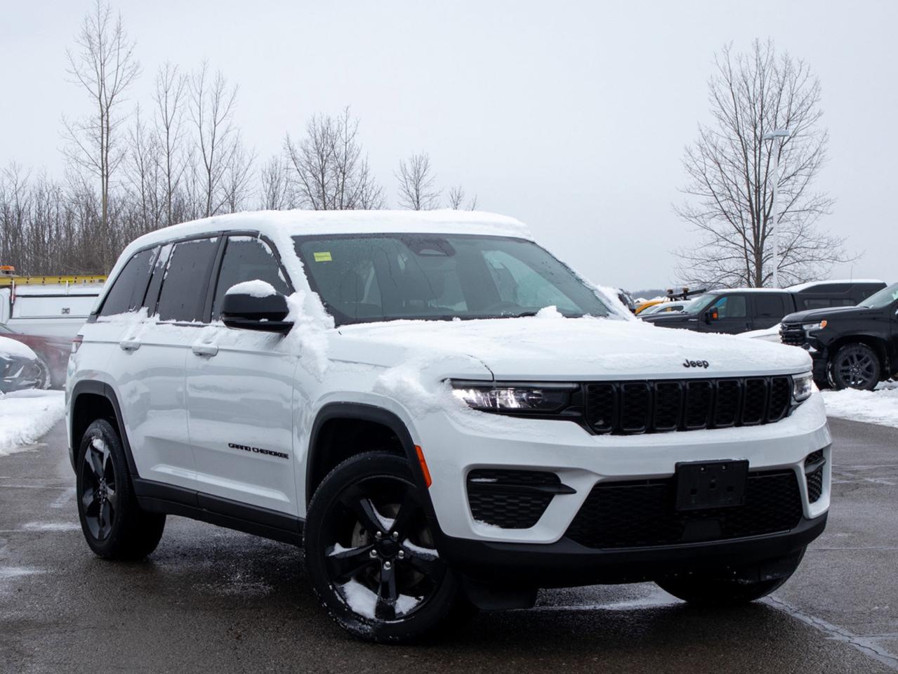 2022 Jeep Grand Cherokee Altitude- Remote Start & Heated Steering Photo