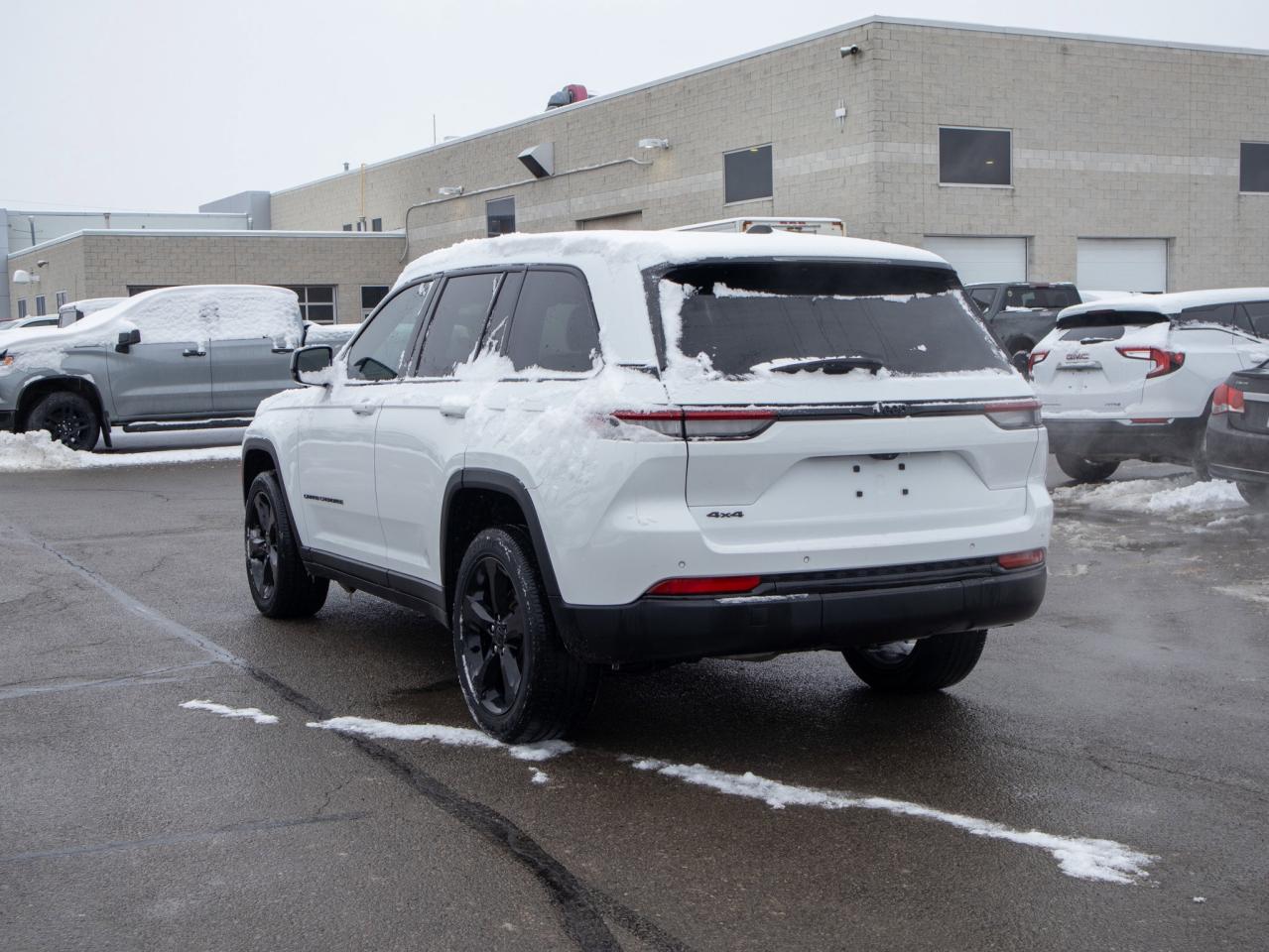 2022 Jeep Grand Cherokee Altitude- Remote Start & Heated Steering Photo