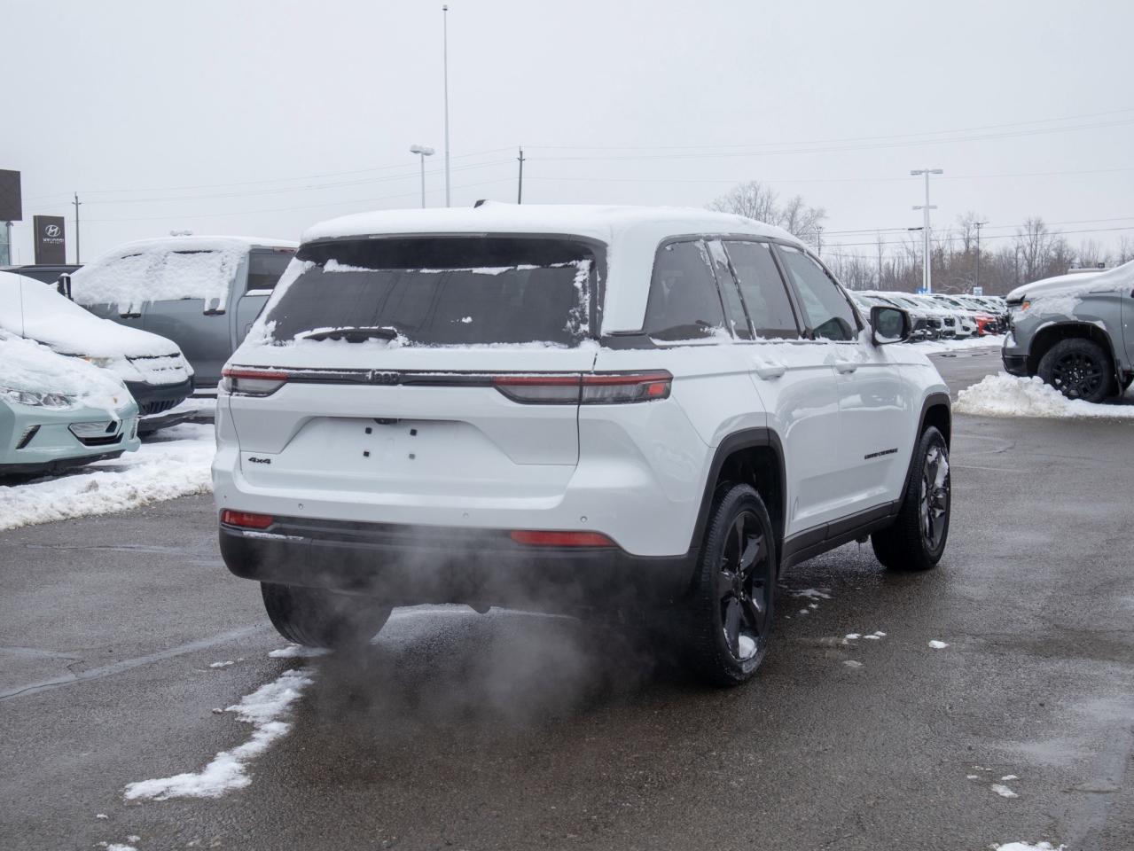 2022 Jeep Grand Cherokee Altitude- Remote Start & Heated Steering Photo