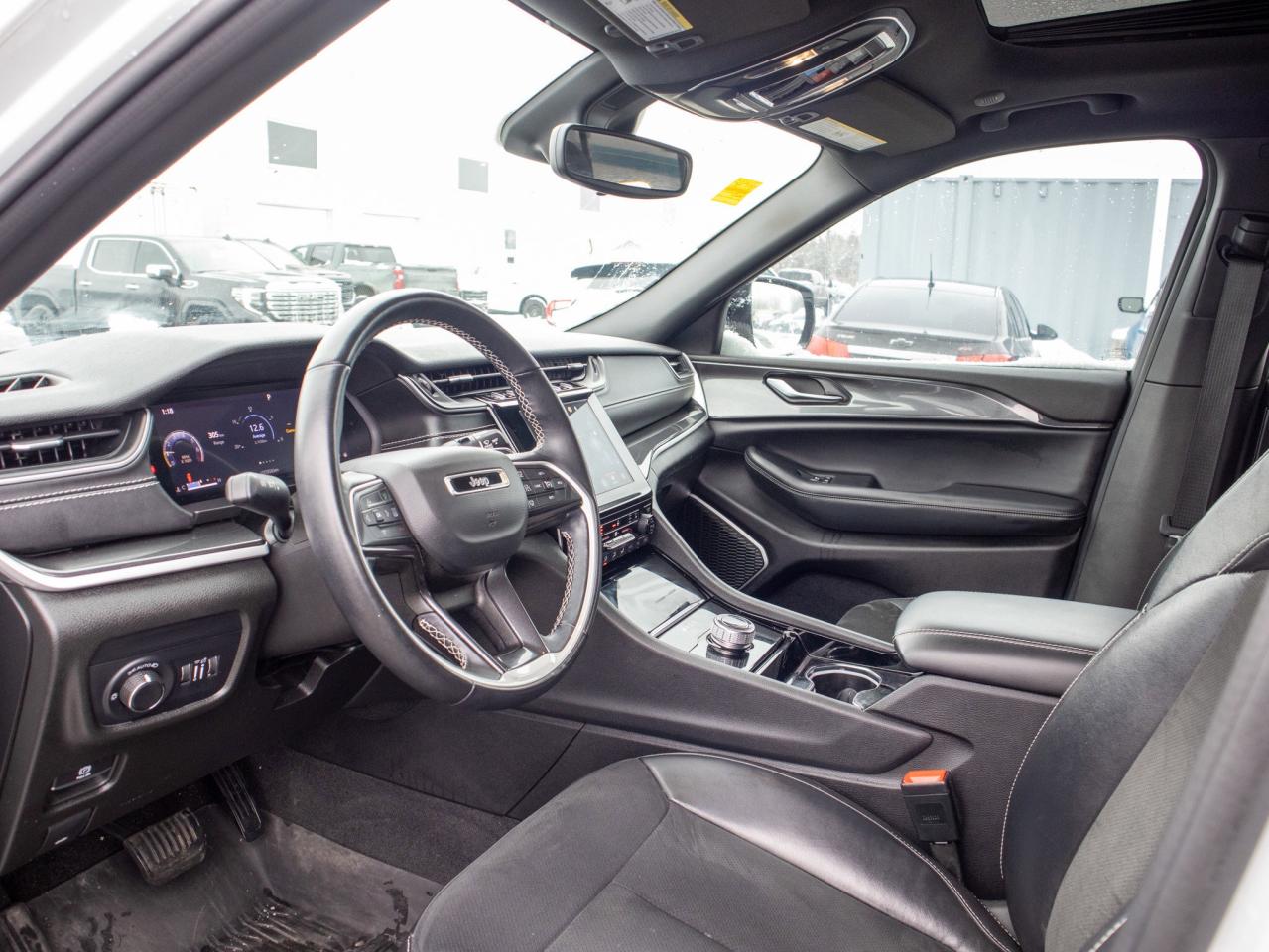 2022 Jeep Grand Cherokee Altitude- Remote Start & Heated Steering Photo