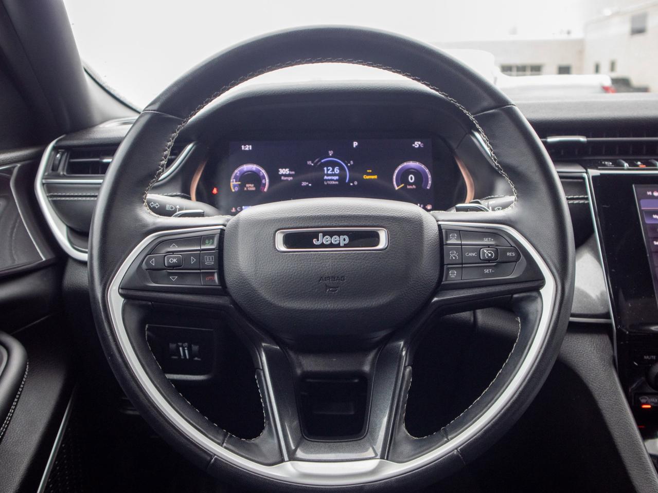 2022 Jeep Grand Cherokee Altitude- Remote Start & Heated Steering Photo