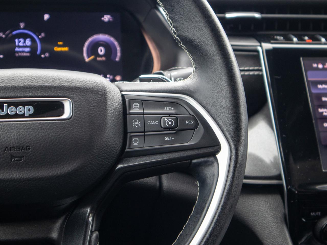 2022 Jeep Grand Cherokee Altitude- Remote Start & Heated Steering Photo