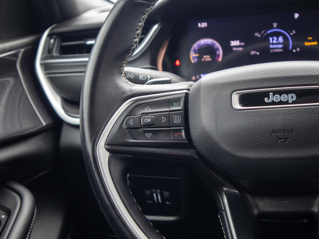 2022 Jeep Grand Cherokee Altitude- Remote Start & Heated Steering Photo