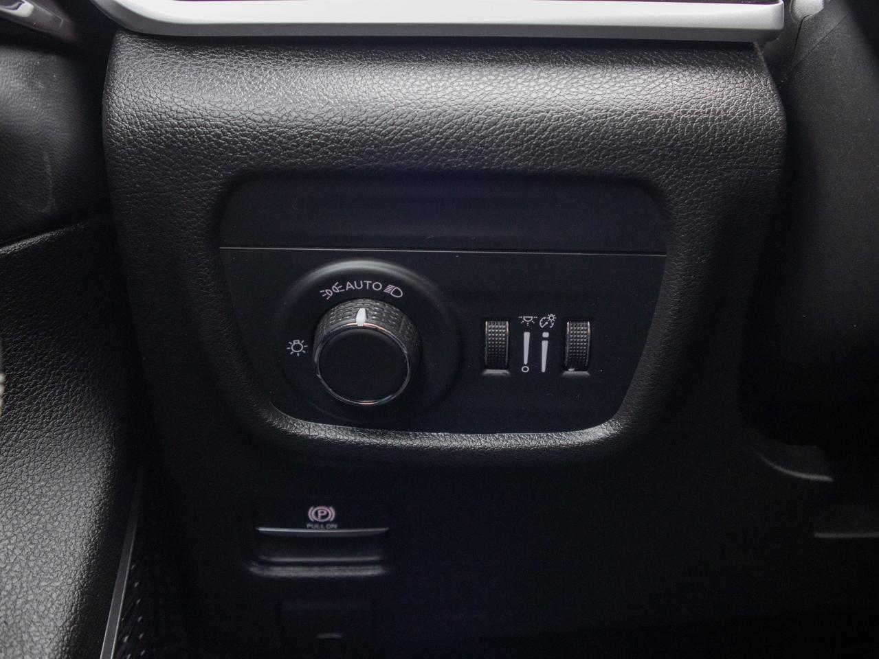 2022 Jeep Grand Cherokee Altitude- Remote Start & Heated Steering Photo