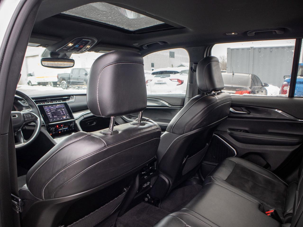 2022 Jeep Grand Cherokee Altitude- Remote Start & Heated Steering Photo