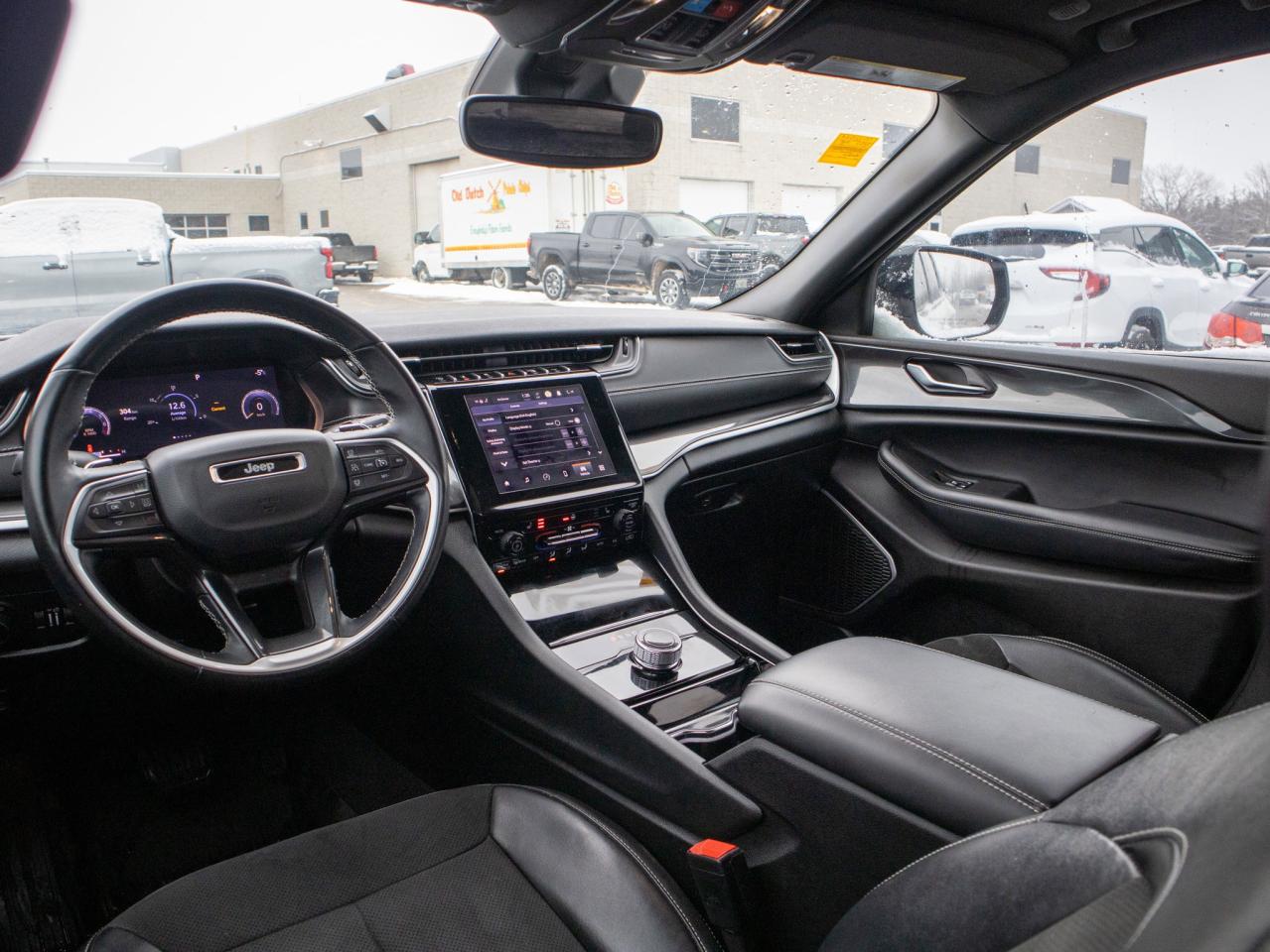 2022 Jeep Grand Cherokee Altitude- Remote Start & Heated Steering Photo