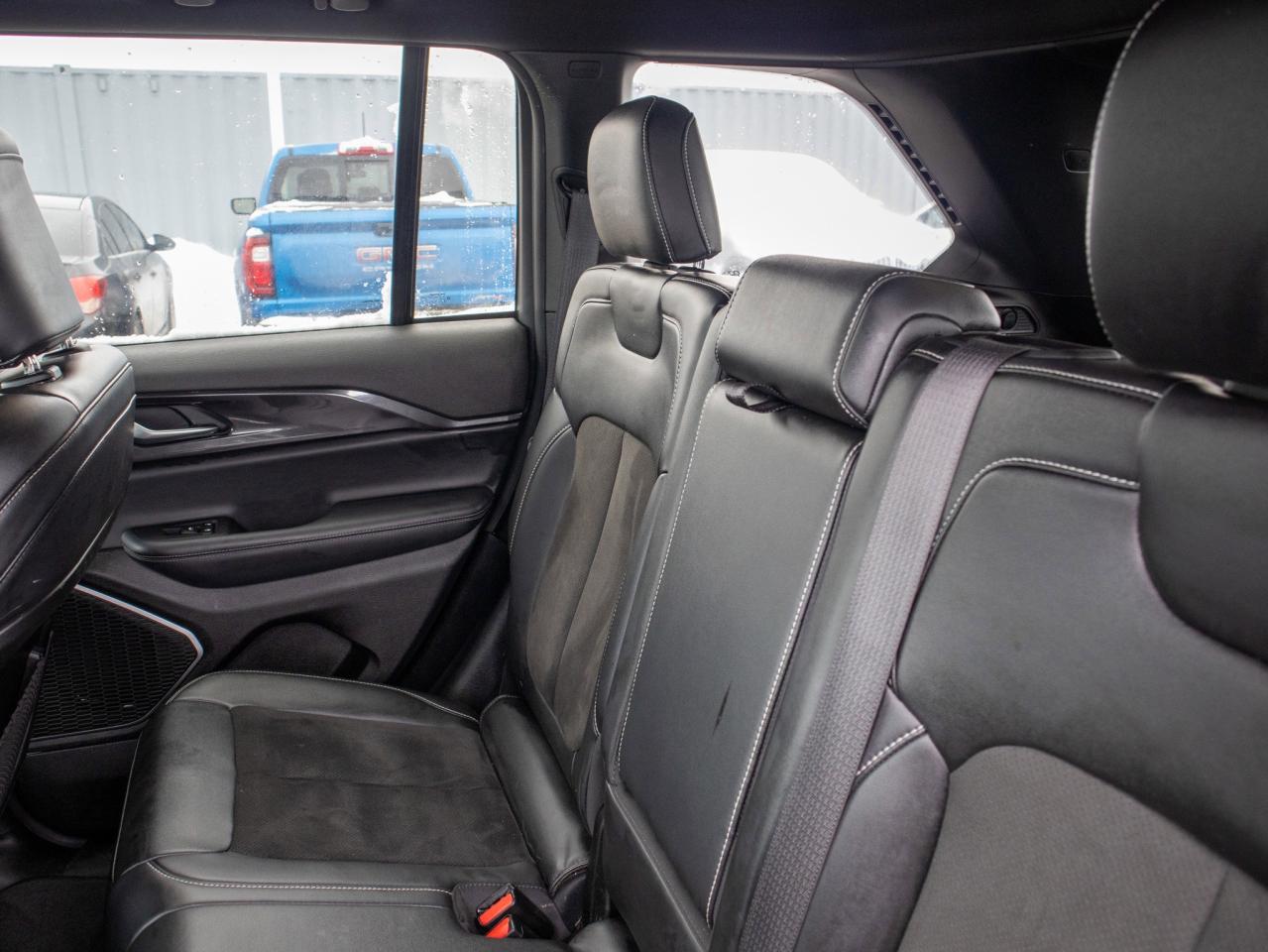 2022 Jeep Grand Cherokee Altitude- Remote Start & Heated Steering Photo