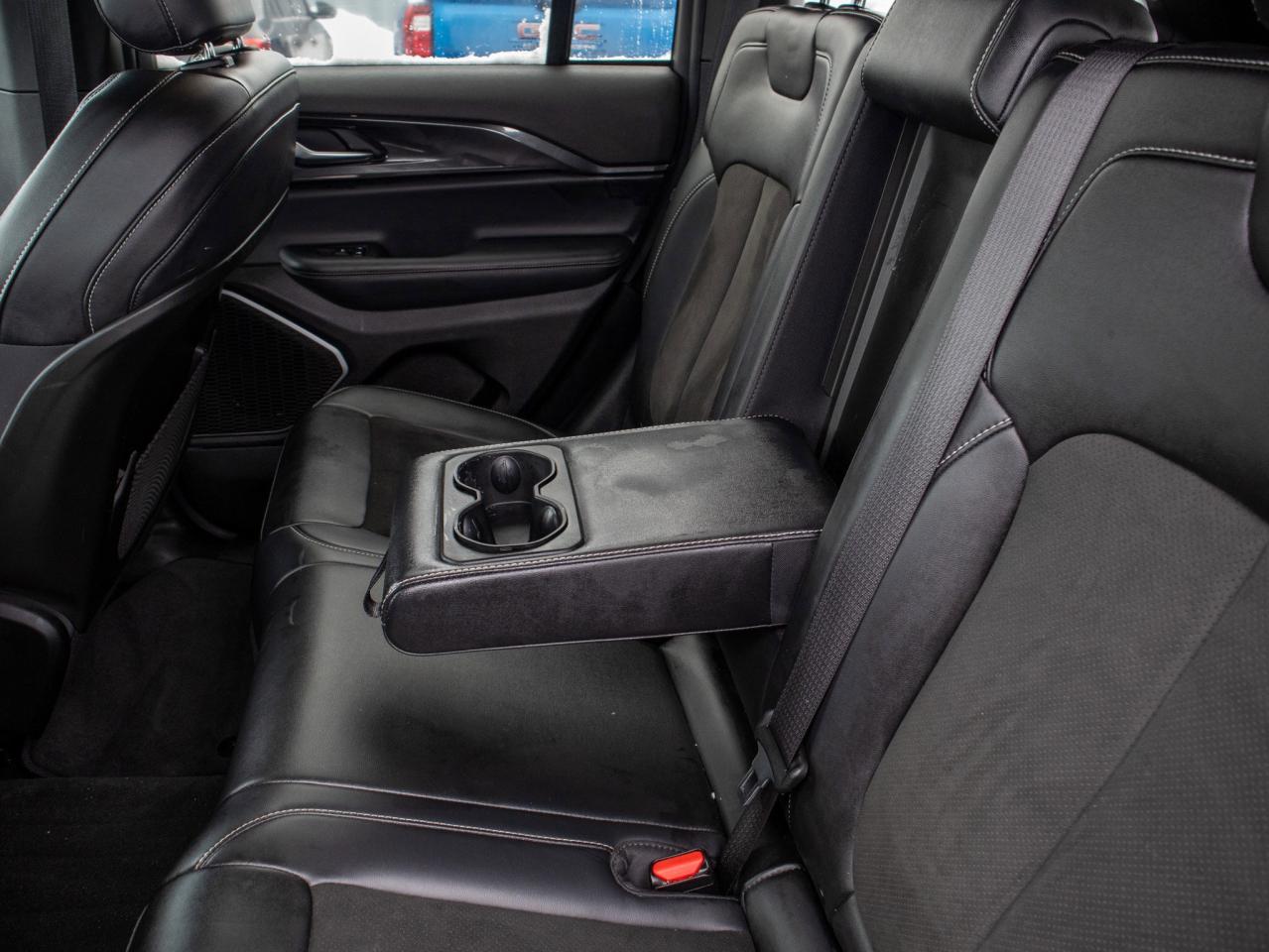 2022 Jeep Grand Cherokee Altitude- Remote Start & Heated Steering Photo