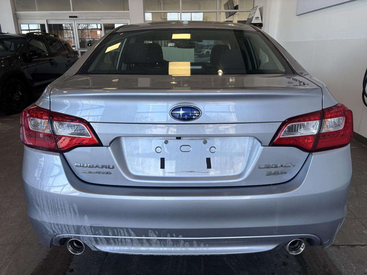 2016 Subaru Legacy 3.6R LIMITED   LOW KM   ONE OWNER   CLEAN CARFAX! Photo