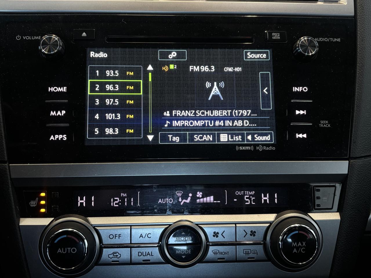 2016 Subaru Legacy 3.6R LIMITED   LOW KM   ONE OWNER   CLEAN CARFAX! Photo