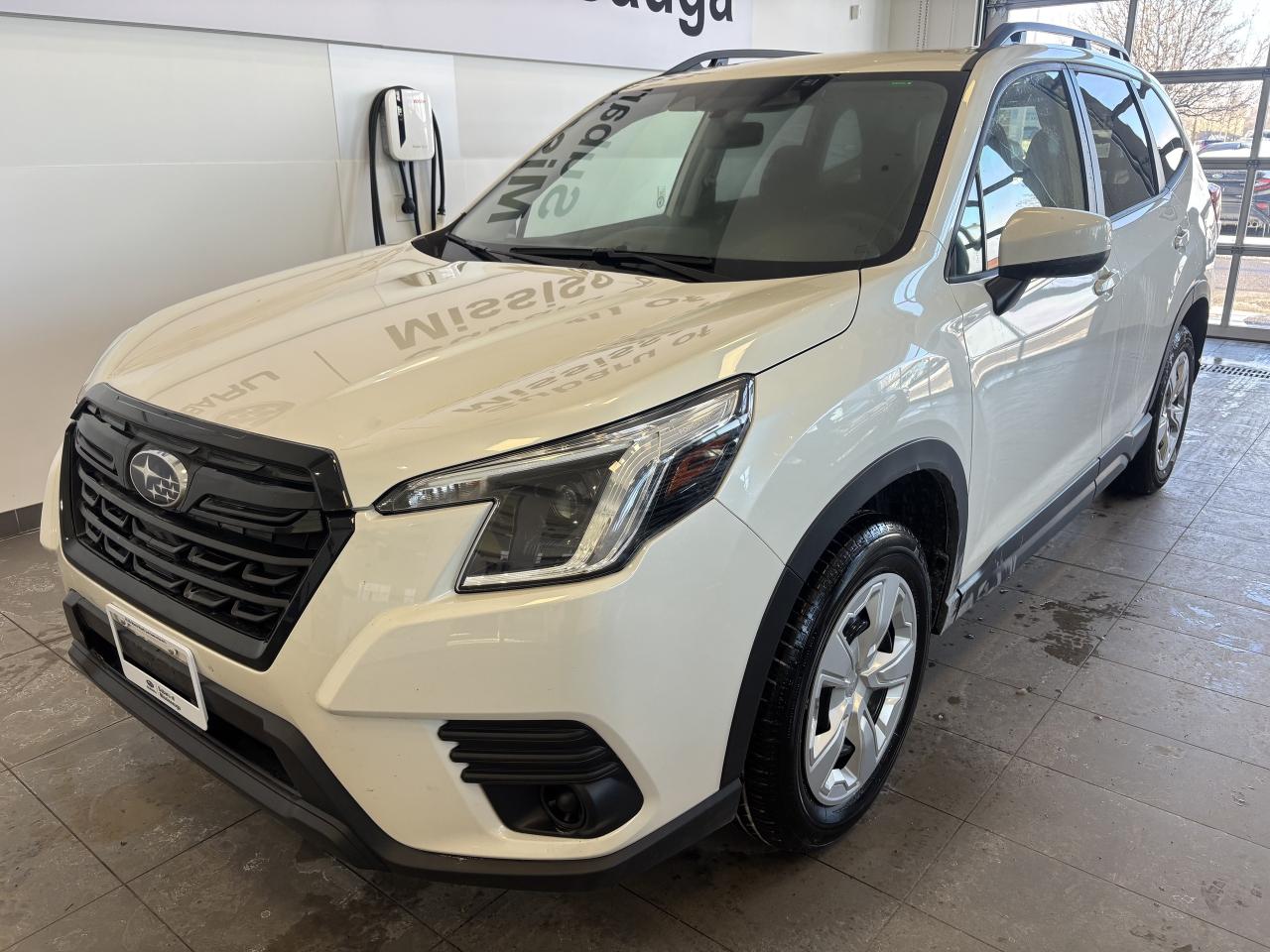 2024 Subaru Forester LOW KM   ONE OWNER   CLEAN CARFAX   APPLE CARPLAY! Photo2