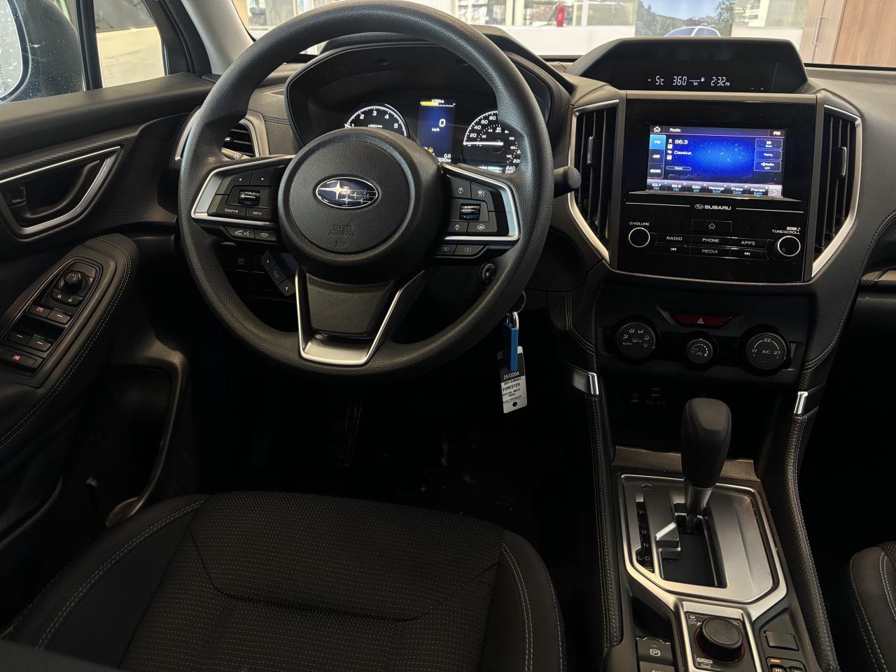 2024 Subaru Forester LOW KM   ONE OWNER   CLEAN CARFAX   APPLE CARPLAY! Photo