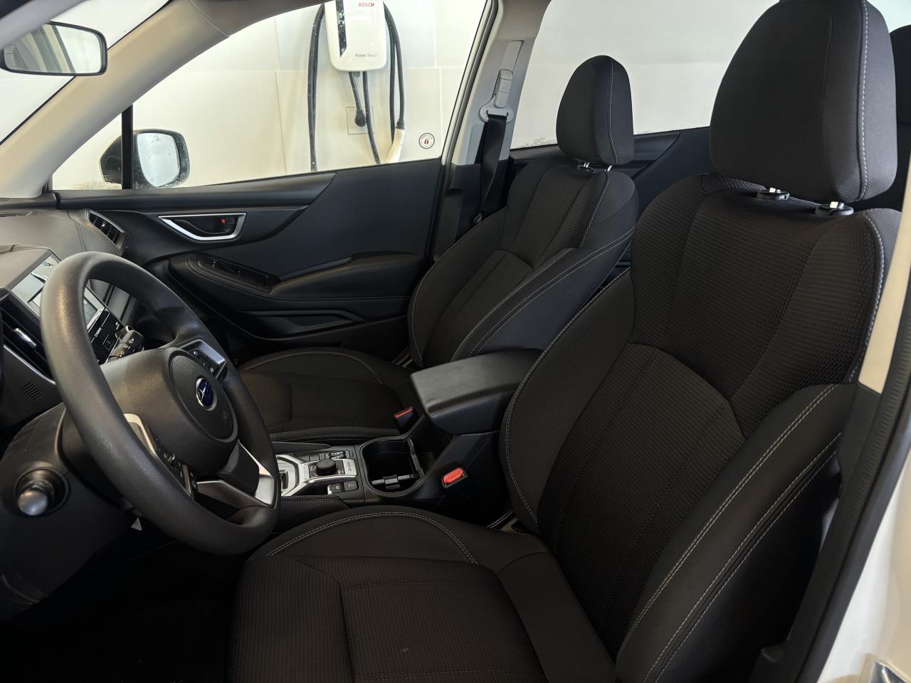 2024 Subaru Forester LOW KM   ONE OWNER   CLEAN CARFAX   APPLE CARPLAY! Photo