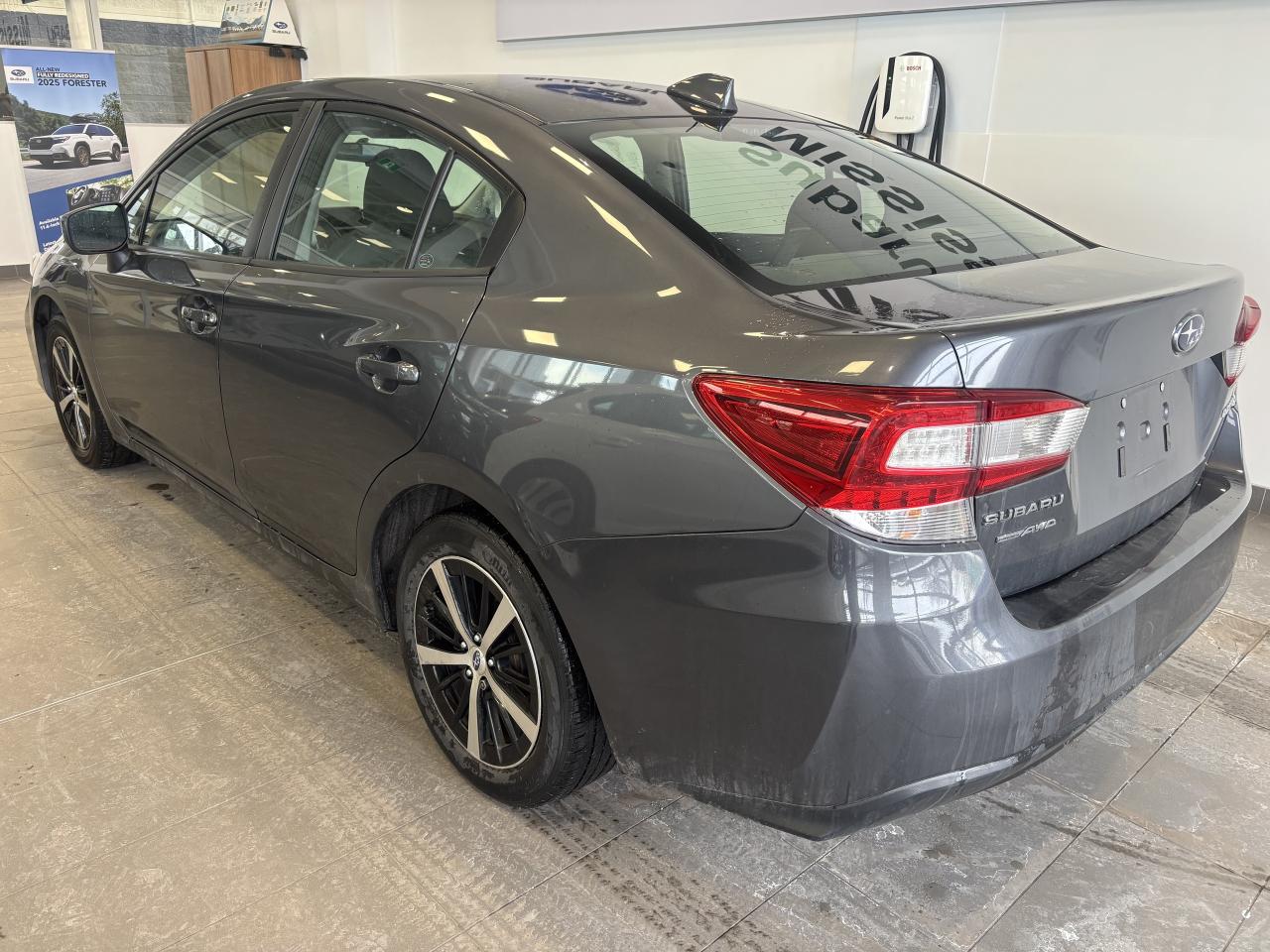 2019 Subaru Impreza TOURING   ONE OWNER   CLEAN CARFAX   APPLE CARPLAY Photo