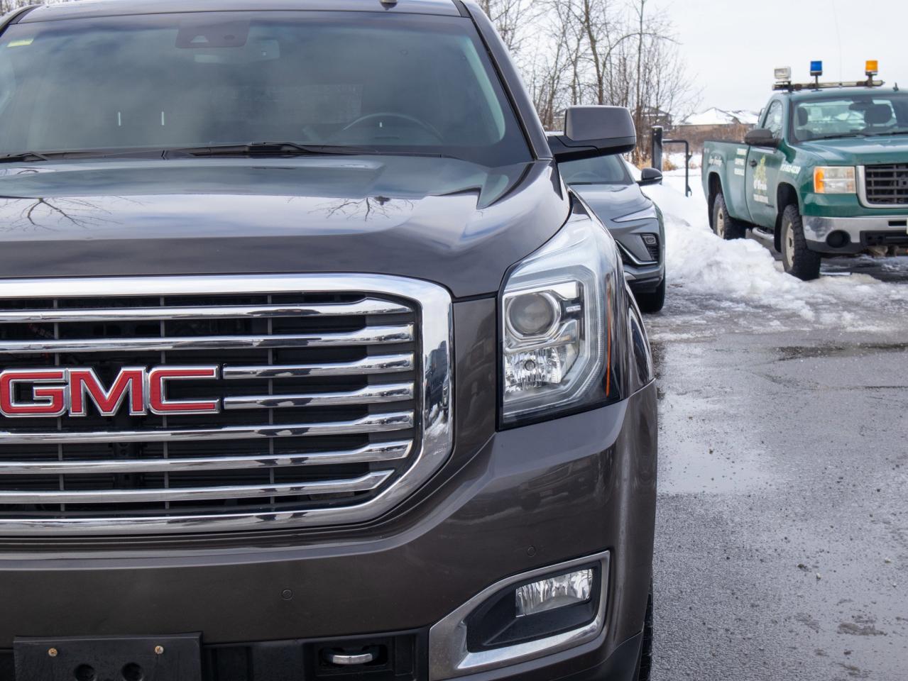 2019 GMC Yukon SLT - Rain Sensing Wipers Photo