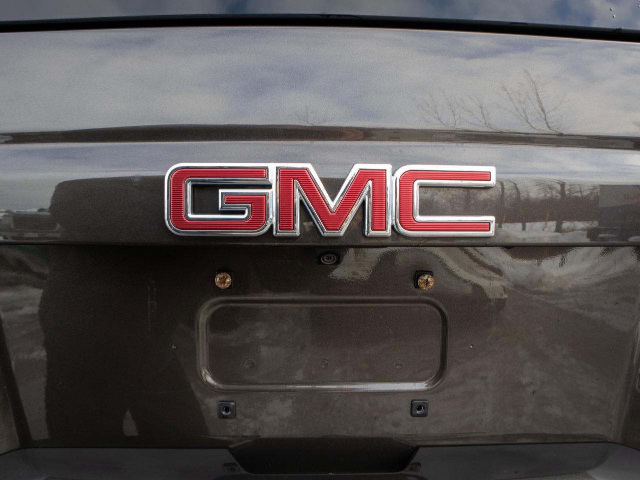 2019 GMC Yukon SLT - Rain Sensing Wipers Photo