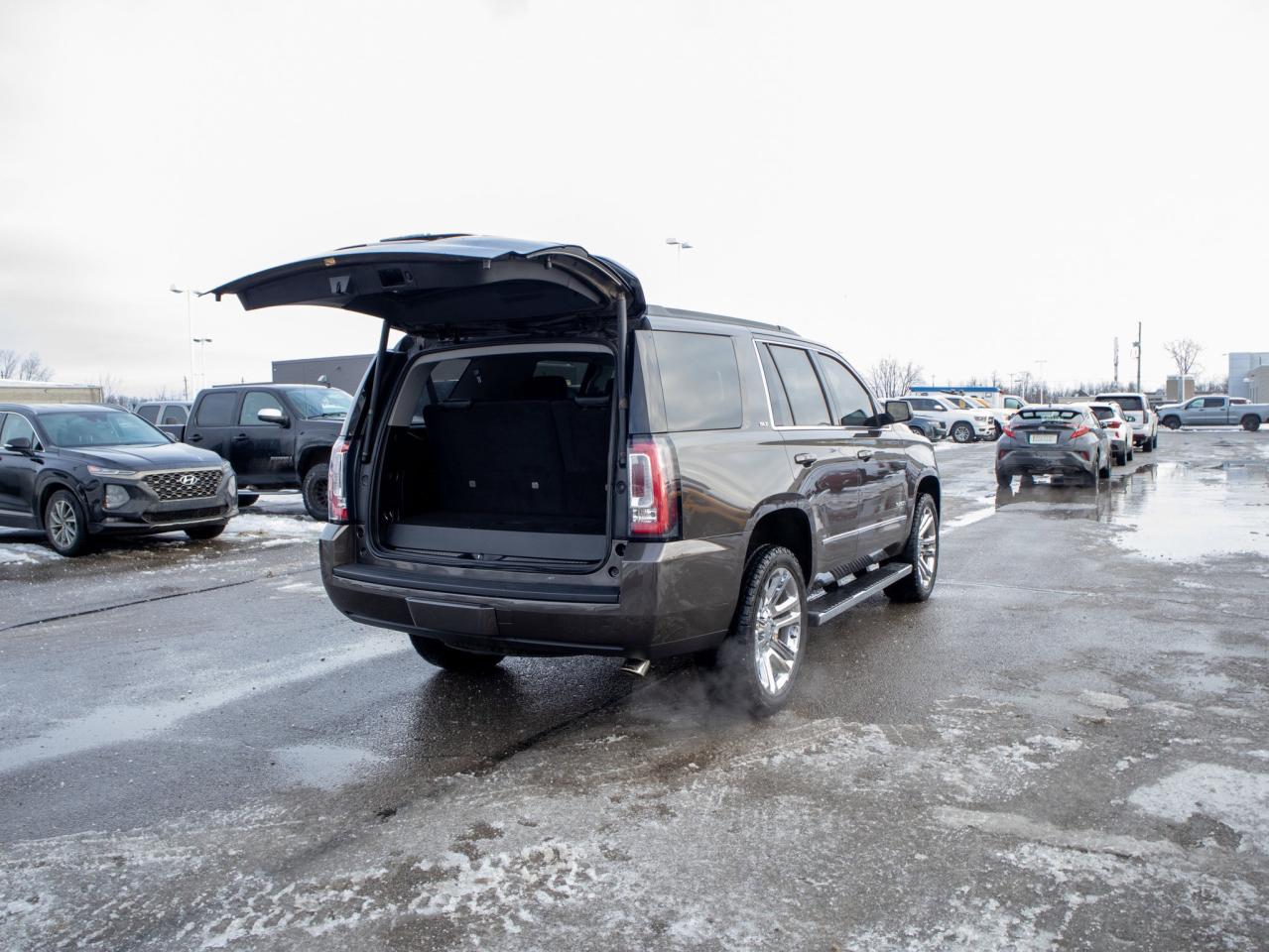 2019 GMC Yukon SLT - Rain Sensing Wipers Photo