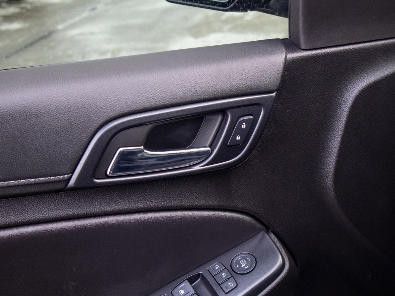 2019 GMC Yukon SLT - Rain Sensing Wipers Photo