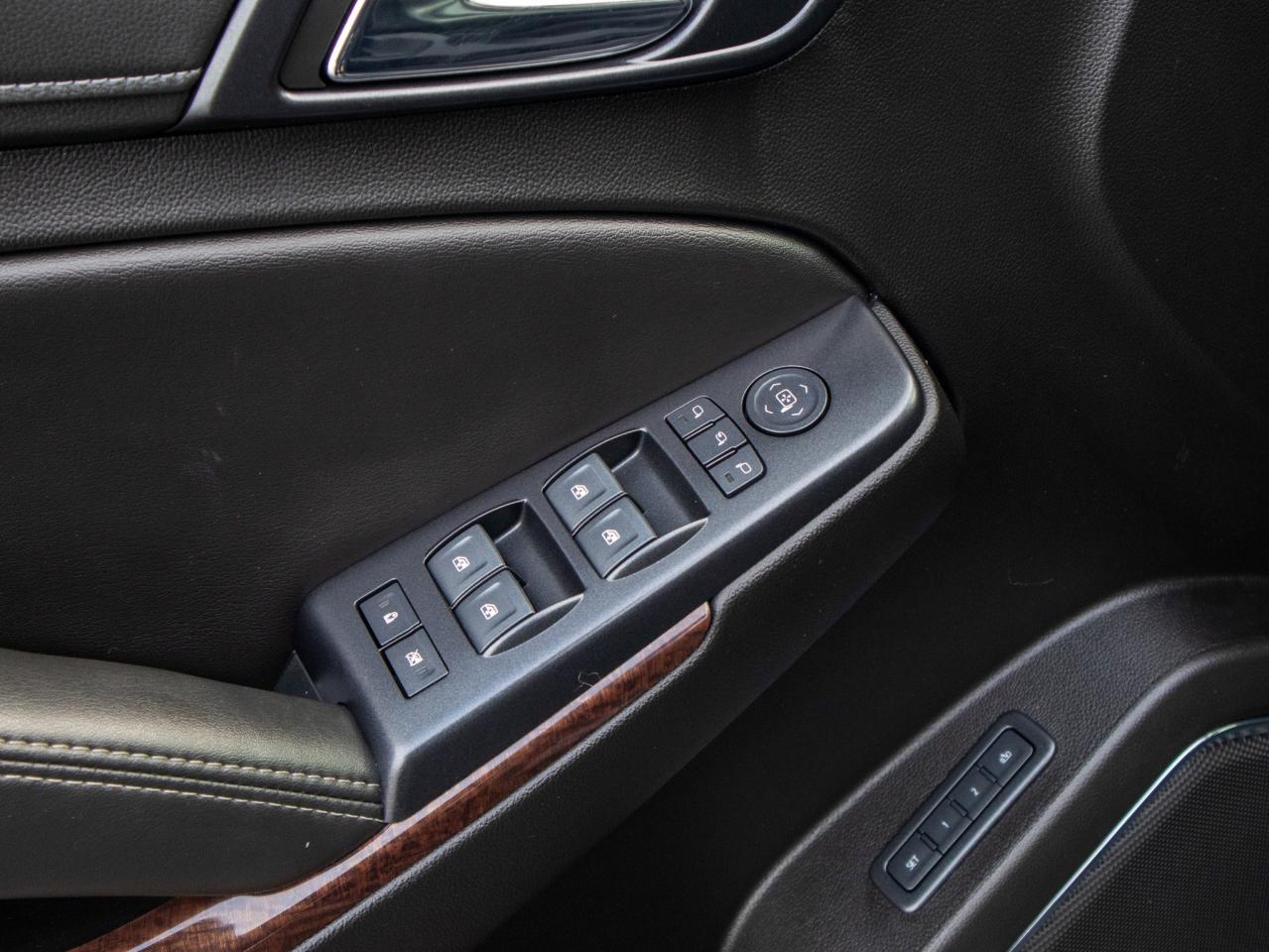 2019 GMC Yukon SLT - Rain Sensing Wipers Photo