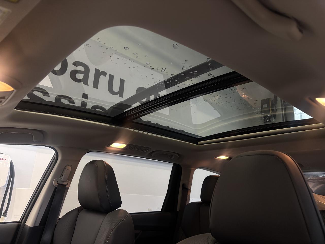 2024 Subaru ASCENT LIMITED   8 PASS   CLEAN CARFAX   NAVI   SUNROOF! Photo