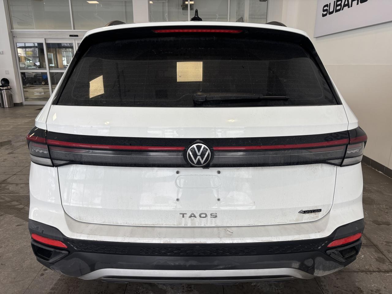 2025 Volkswagen Taos TRENDLINE   1 OWNER   CLEAN CARFAX   APPLE CARPLAY Photo