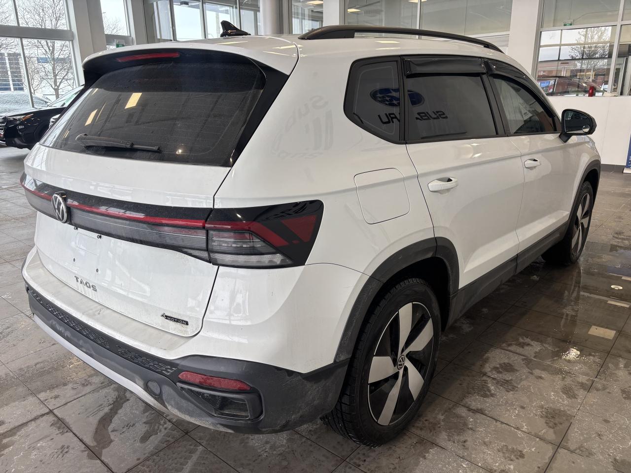 2025 Volkswagen Taos TRENDLINE   1 OWNER   CLEAN CARFAX   APPLE CARPLAY Photo