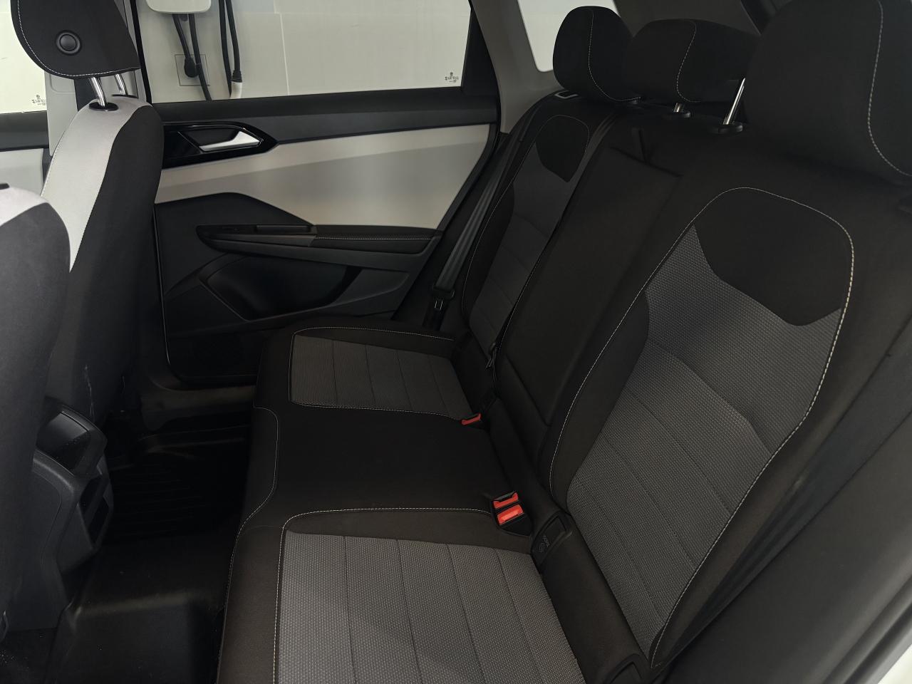 2025 Volkswagen Taos TRENDLINE   1 OWNER   CLEAN CARFAX   APPLE CARPLAY Photo