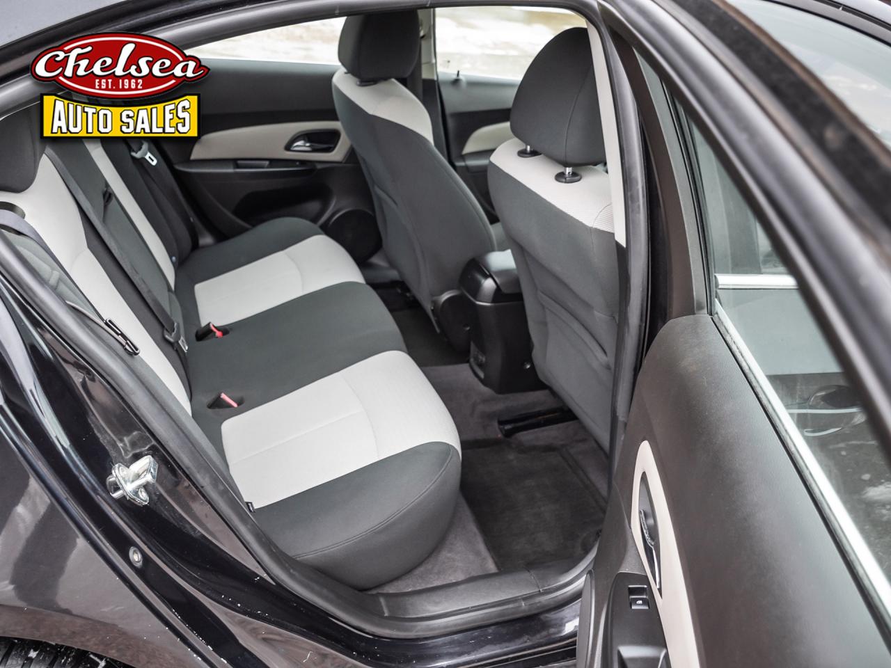 2011 Chevrolet Cruze 2LS Photo