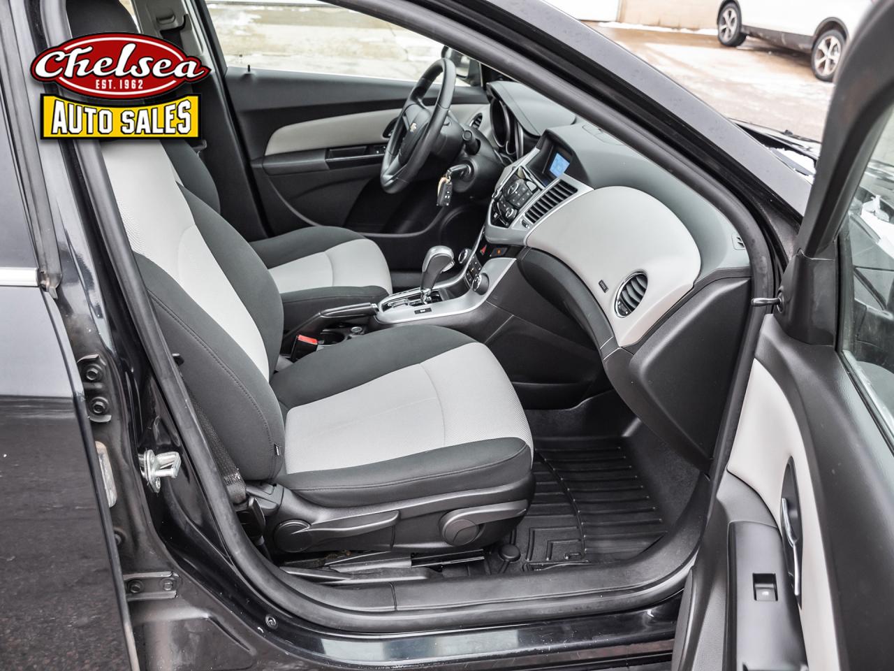 2011 Chevrolet Cruze 2LS Photo