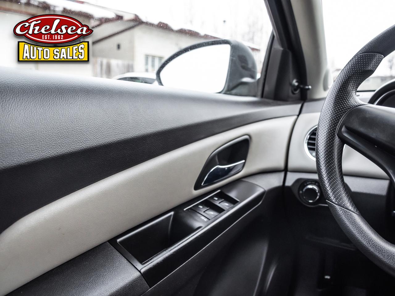 2011 Chevrolet Cruze 2LS Photo