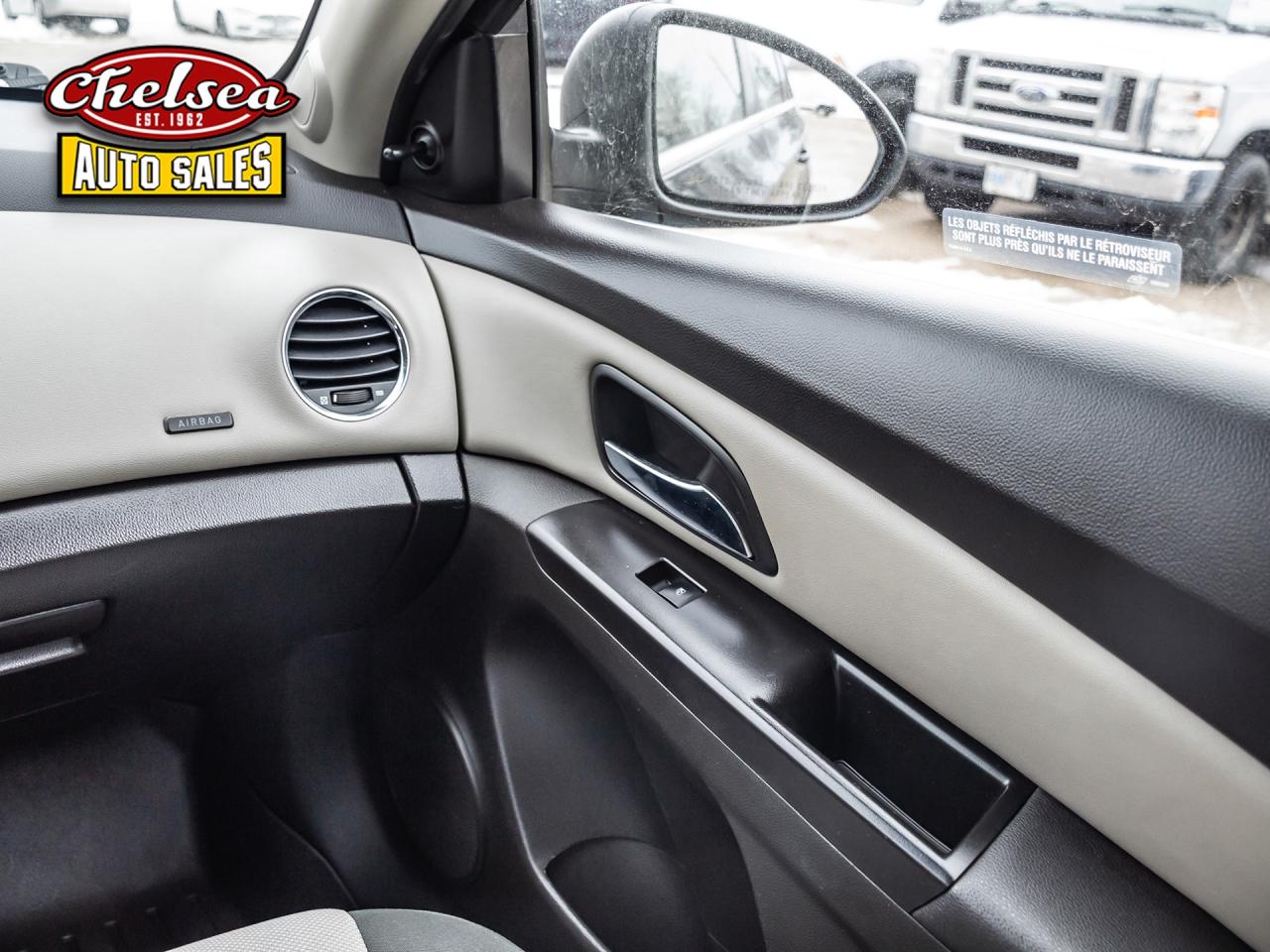 2011 Chevrolet Cruze 2LS Photo