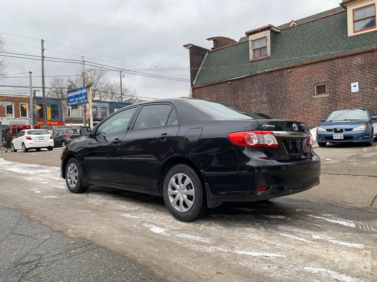 2013 Toyota Corolla 4dr Sdn Auto CE PLUS Photo2