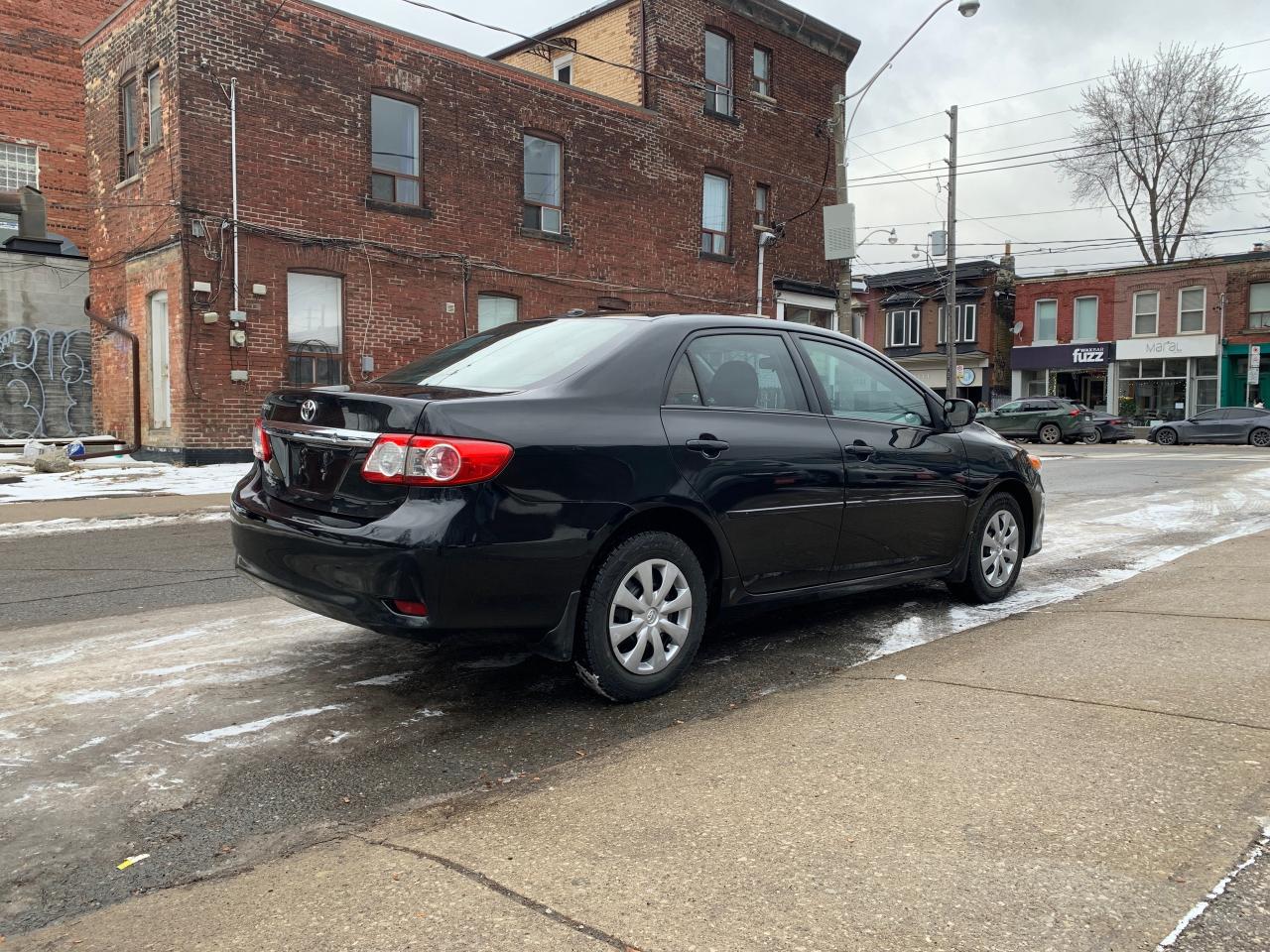 2013 Toyota Corolla 4dr Sdn Auto CE PLUS Photo4