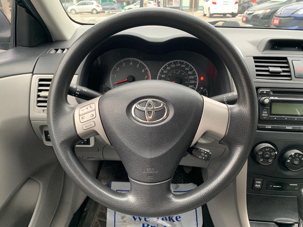 2013 Toyota Corolla 4dr Sdn Auto CE PLUS Photo