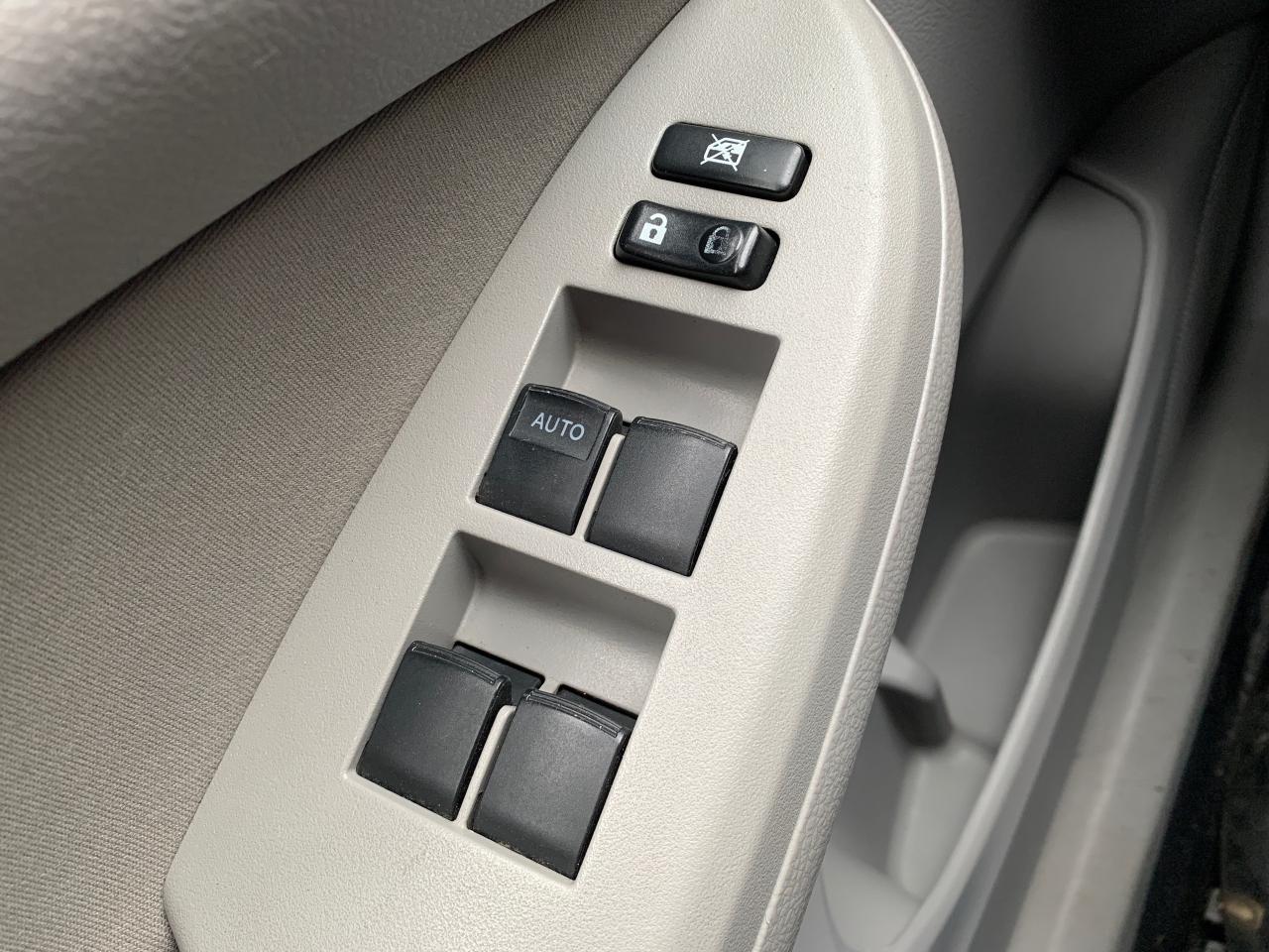 2013 Toyota Corolla 4dr Sdn Auto CE PLUS Photo