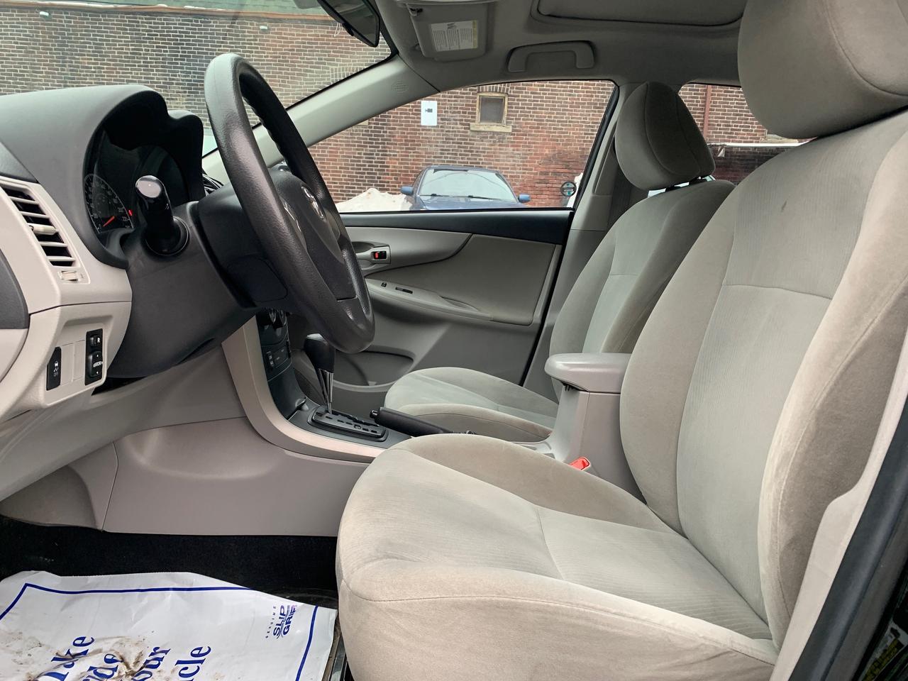 2013 Toyota Corolla 4dr Sdn Auto CE PLUS Photo